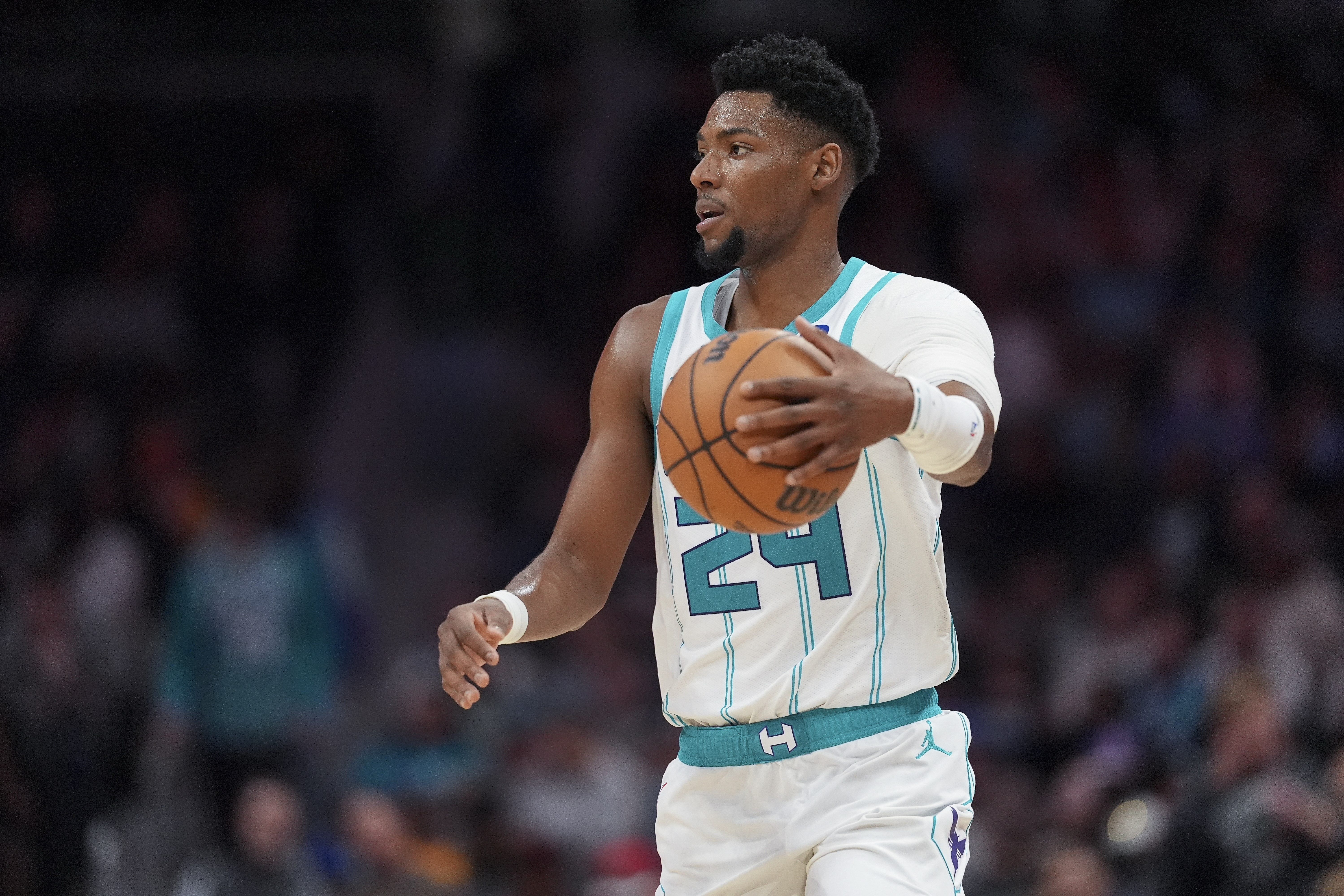 稳定输出填满数据栏！米勒12中5拿到19分3板2助1断1帽